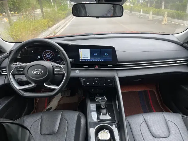 Hyundai Elantra — Фото автомобиля 5