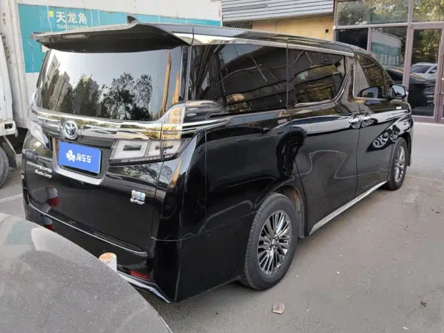 Toyota Vellfire — Фото автомобиля 3