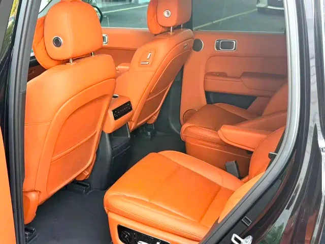 Li Auto L8 — Фото автомобиля 5