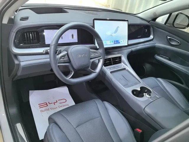 BYD Hai Shi 07 DM-i — Фото автомобиля 17