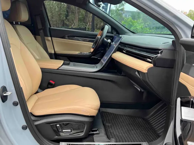 Geely Galaxy L6 — Фото автомобиля 11