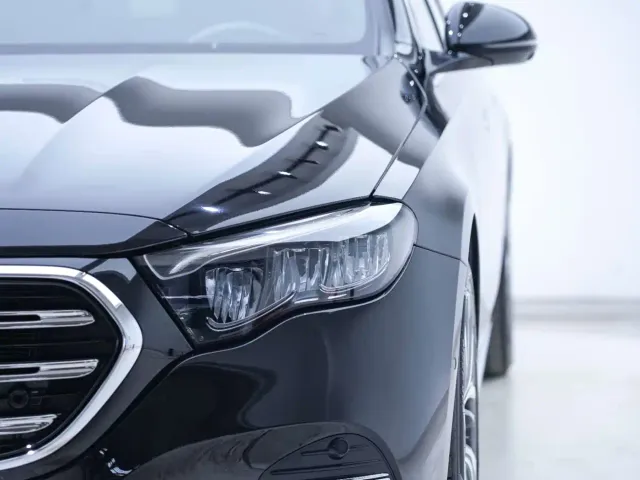 Mercedes-Benz E-Class — Фото автомобиля 10