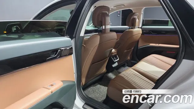 Hyundai Grandeur Grandeur (GN7) 2.5 Бензин 2WD — Фото автомобиля 21