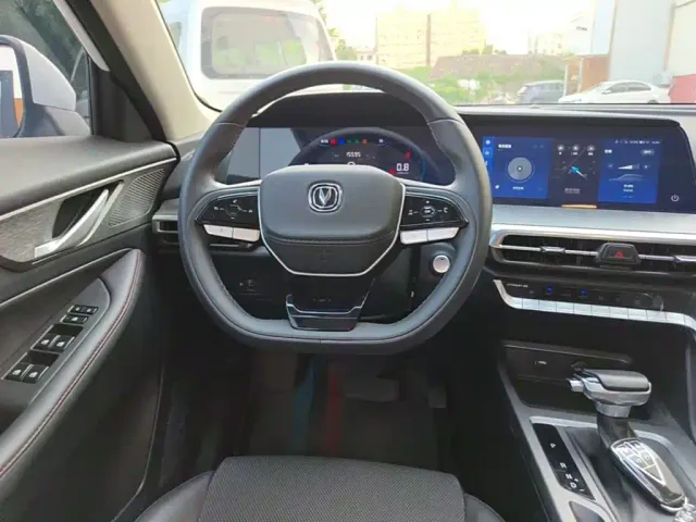 Changan CS35 Plus — Фото автомобиля 10
