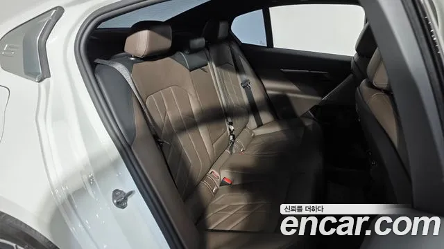 BMW 5-Series — Фото автомобиля 23