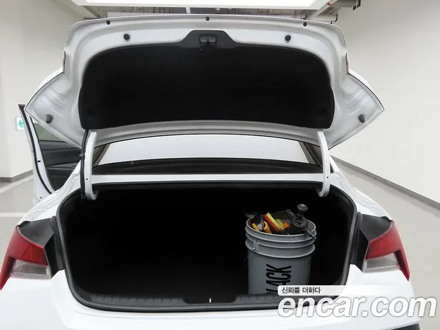 Hyundai Avante — Фото автомобиля 5