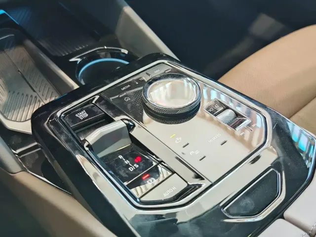 BMW 5 Series — Фото автомобиля 26