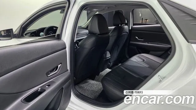 Hyundai Avante CN7 — Фото автомобиля 16