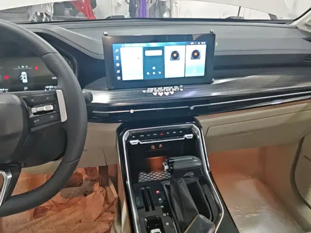 Wuling Asta — Фото автомобиля 12