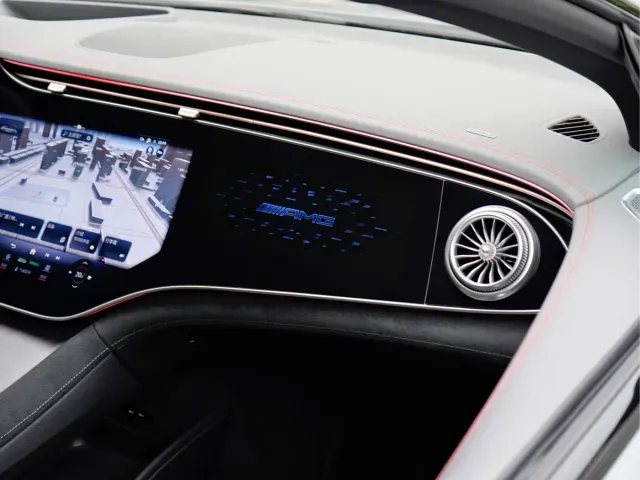 Mercedes-Benz EQE AMG — Фото автомобиля 13