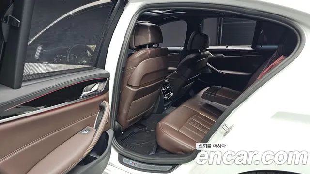 BMW 5 Series G30 — Фото автомобиля 17
