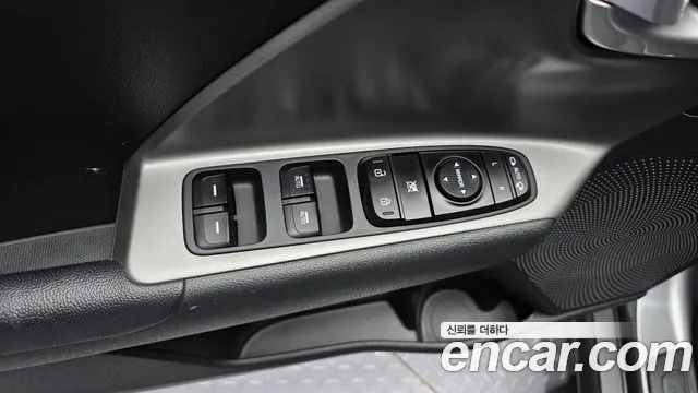 Kia Niro — Фото автомобиля 29