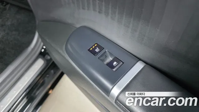 Hyundai Grandeur Grandeur (GN7) 3.5 Бензин 4WD — Фото автомобиля 19