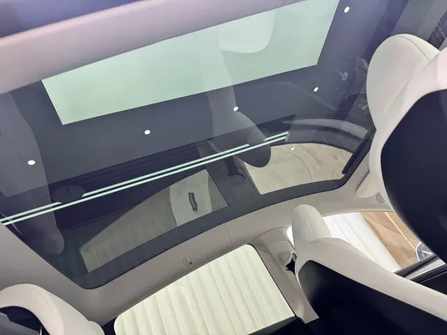 Tesla Model Y — Фото автомобиля 20