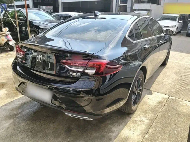 Buick Regal — Фото автомобиля 6