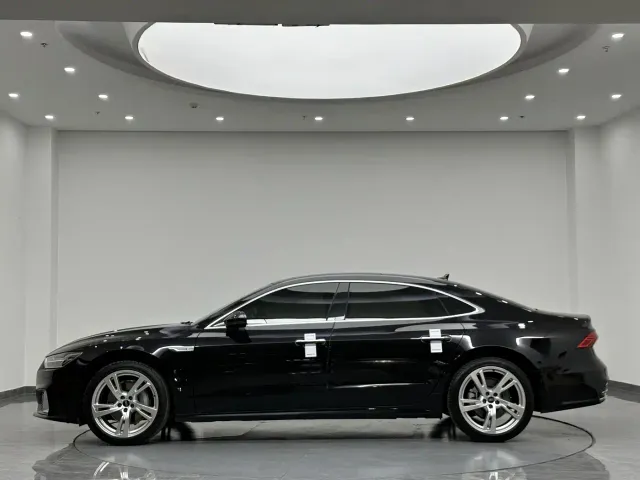 Audi A7L — Фото автомобиля 5