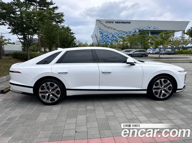 Hyundai Grandeur Grandeur (GN7) 2.5 Бензин 2WD — Фото автомобиля 3