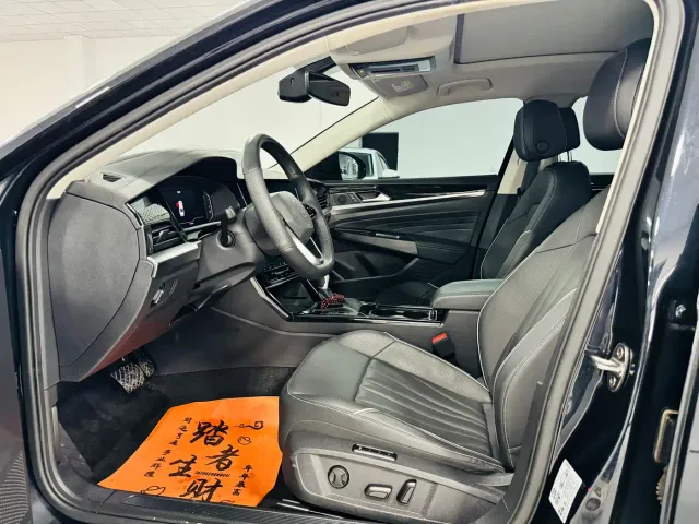 Volkswagen Passat — Фото автомобиля 4