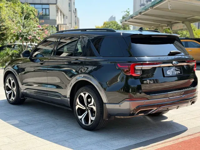 Ford Explorer — Фото автомобиля 6