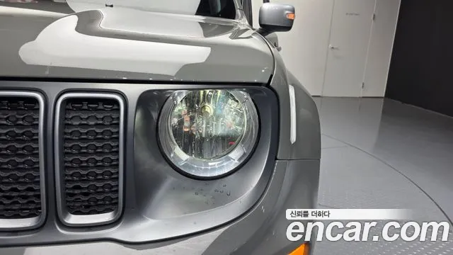 Jeep Renegade — Фото автомобиля 22