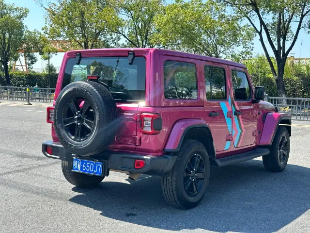 Jeep Wrangler — Фото автомобиля 4