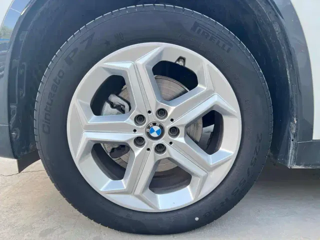BMW X1 — Фото автомобиля 14