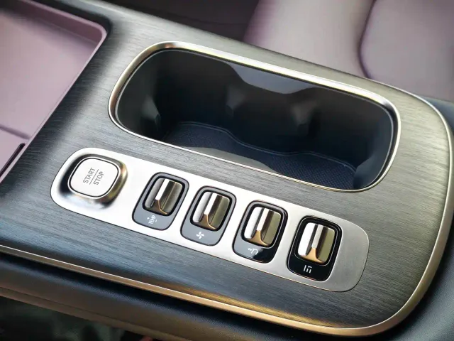 Xiaomi SU7 — Фото автомобиля 11