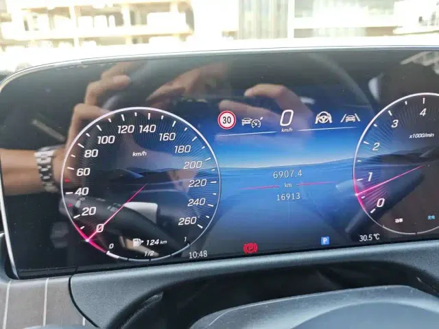 Mercedes-Benz E-Class — Фото автомобиля 5