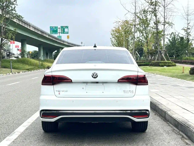 Volkswagen Bora — Фото автомобиля 7