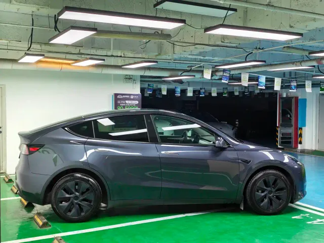 Tesla Model Y — Фото автомобиля 6
