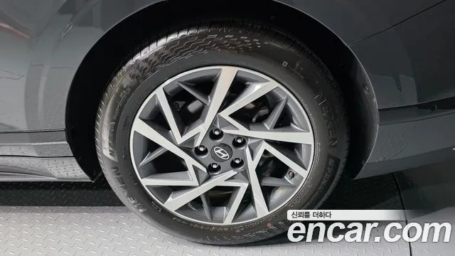 Hyundai Grandeur GN7 — Фото автомобиля 5