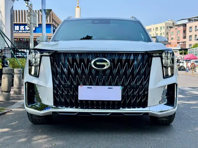 GAC Trumpchi GS8 — Фото автомобиля 2