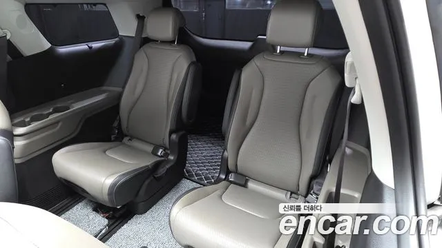 Kia Carnival 4th Gen — Фото автомобиля 19