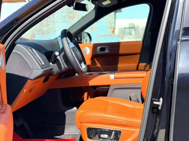 Li Auto L9 — Фото автомобиля 4