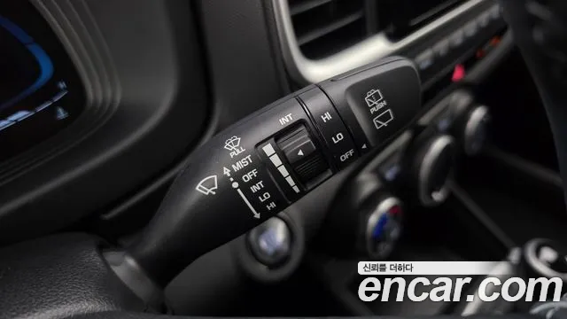 Hyundai Venue — Фото автомобиля 27