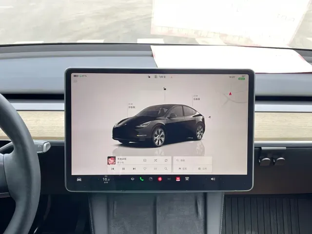 Tesla Model Y — Фото автомобиля 14
