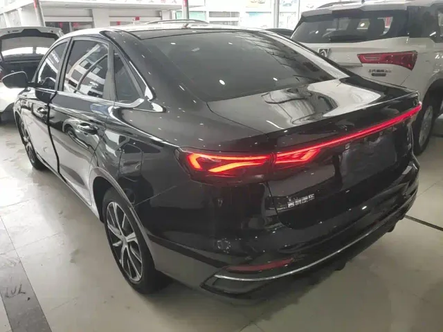 Geely Emgrand — Фото автомобиля 22