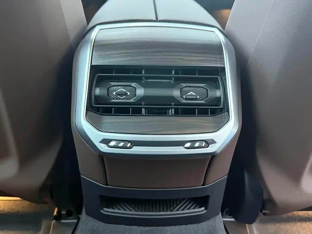 BMW 7 Series — Фото автомобиля 17