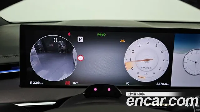 Genesis GV70 2.5T Бензин AWD — Фото автомобиля 8
