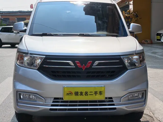 Wuling Hongguang V — Фото автомобиля 8
