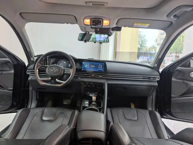 Hyundai Elantra — Фото автомобиля 12