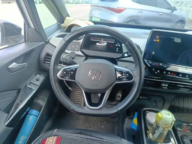 Volkswagen ID.3 — Фото автомобиля 2