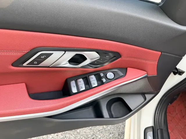 BMW 3 Series — Фото автомобиля 12