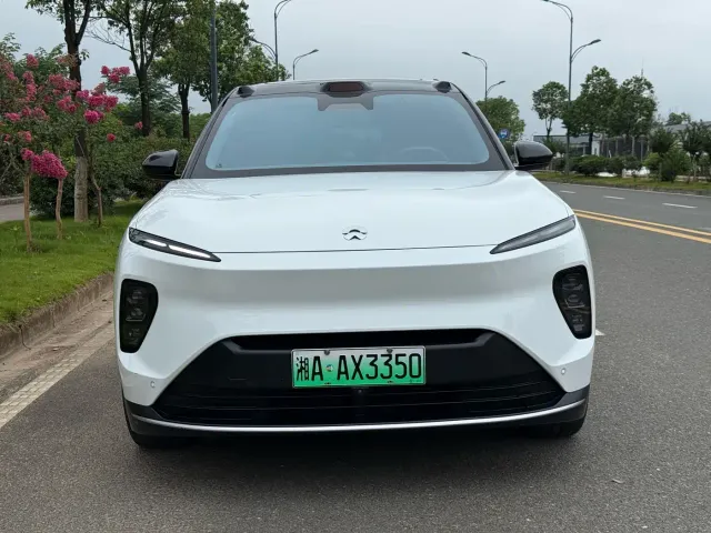 Nio ES8 — Фото автомобиля 2