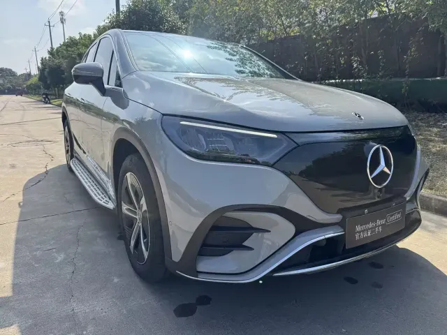 Mercedes-Benz EQE SUV — Фото автомобиля 11