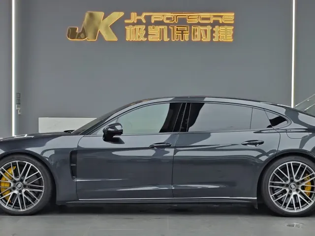 Porsche Panamera — Фото автомобиля 3