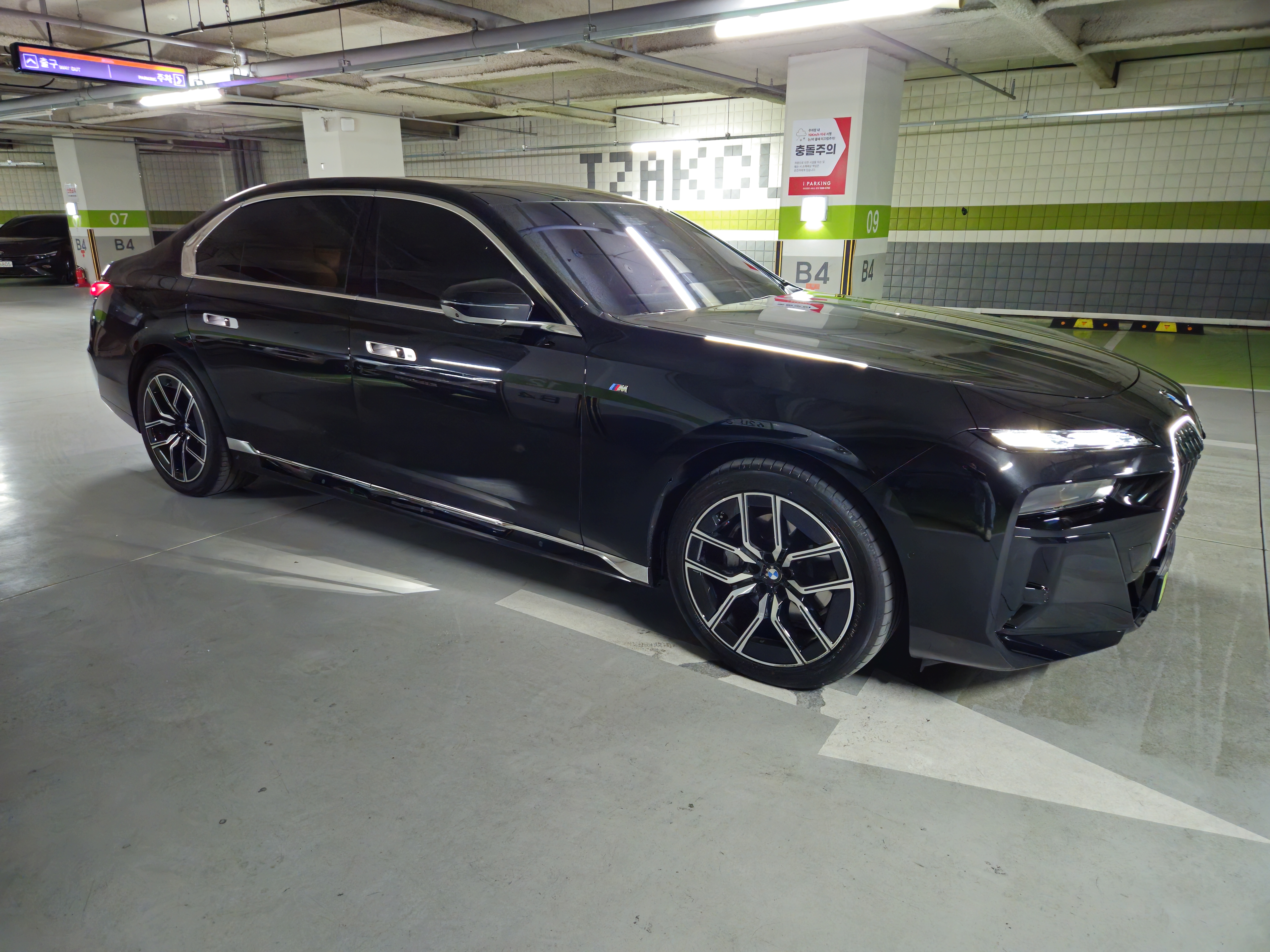 Фотография автомобиля — BMW 7 Series G70