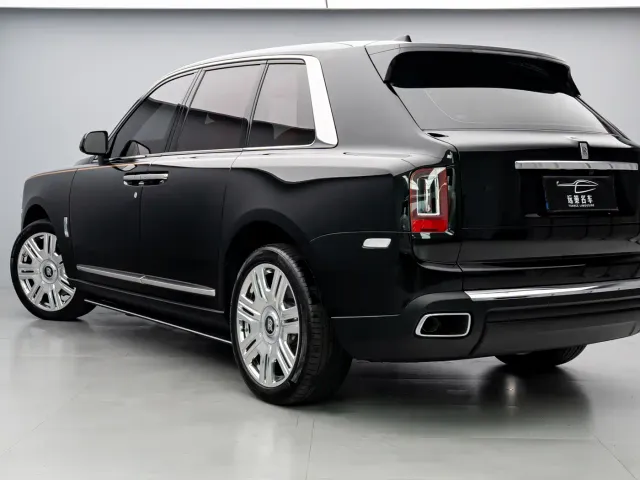 Rolls-Royce Cullinan — Фото автомобиля 14