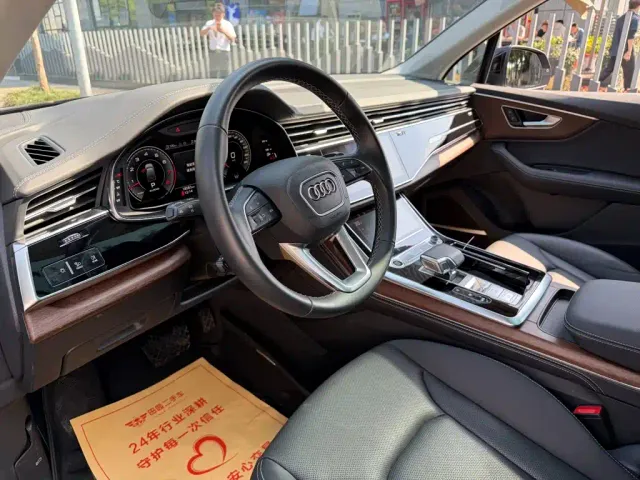 Audi Q7 — Фото автомобиля 7
