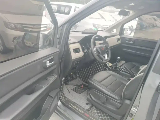 Wuling Zhengcheng — Фото автомобиля 15